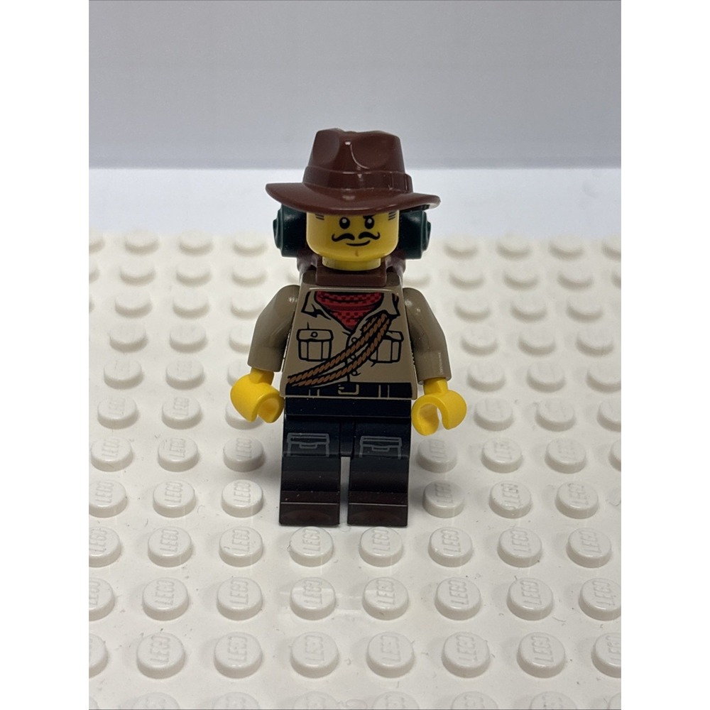 LEGO: Jungle Explorer (COL348) - From CMF Series 19 (2019)